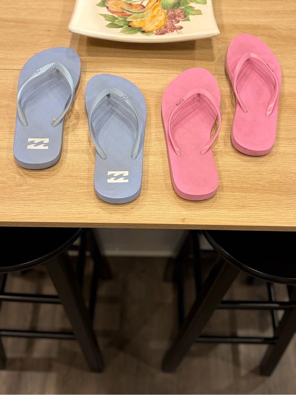Women’s Pink & Blue Flip-Flops Size 7-8